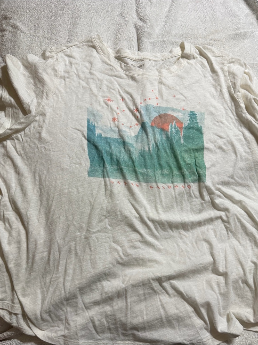 Old Navy Graphic Nature Tee in Cream with Green & Rust Print
